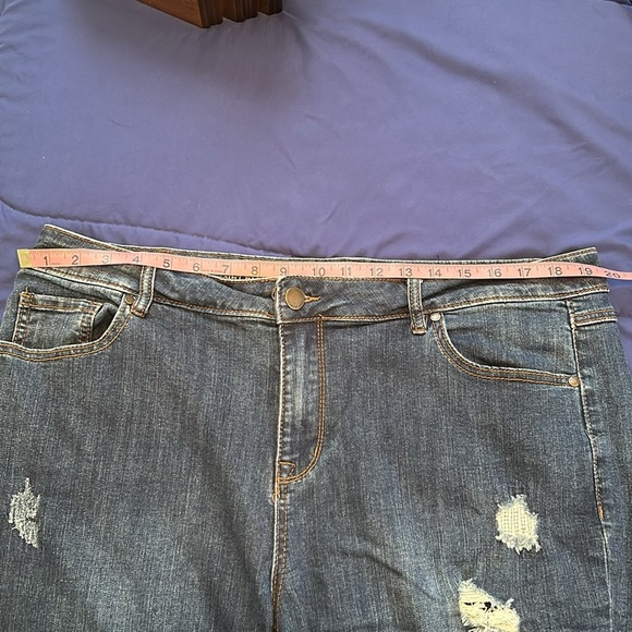 Avenue Denim Girlfriend jeans, size 16P - Picture 4 of 6